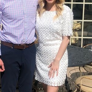 Lulu’s white flower detail shift dress